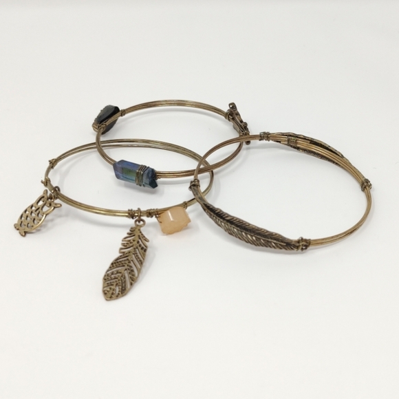 Boho Set of 3 Gold Bronze Tone Bangle Bracelets Wire Wrap Charms Feathers Owls - Picture 12 of 13